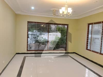 ڈی ایچ اے فیز 6 ڈی ایچ اے ڈیفینس,کراچی میں 6 کمروں کا 1 کنال مکان 6.0 لاکھ میں کرایہ پر دستیاب ہے۔ ڈی ایچ اے فیز 6 ڈی ایچ اے ڈیفینس,کراچی میں 6 کمروں کا 1 کنال مکان 6.0 لاکھ میں کرایہ پر دستیاب ہے۔