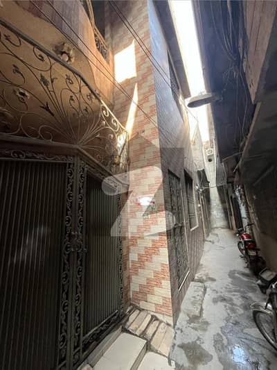 شادباغ لاہور میں 2 کمروں کا 6 مرلہ مکان 1.6 کروڑ میں برائے فروخت۔