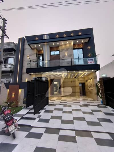 10 Marla brand New house for sale