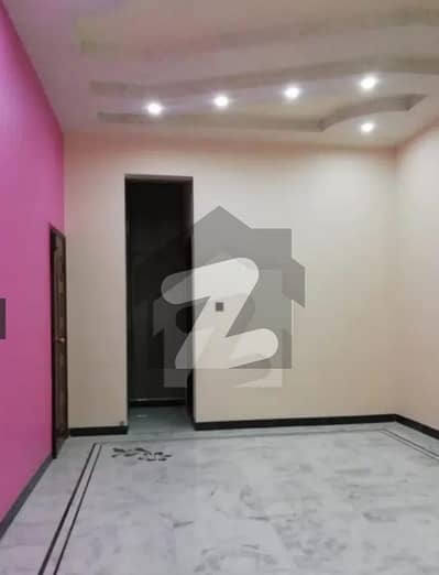 600 Square Yard Portion For Rent