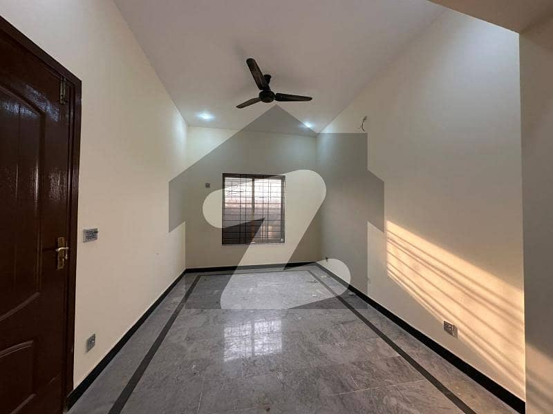 بنی گالہ اسلام آباد میں 2 کمروں کا 5 مرلہ مکان 35.0 ہزار میں کرایہ پر دستیاب ہے۔