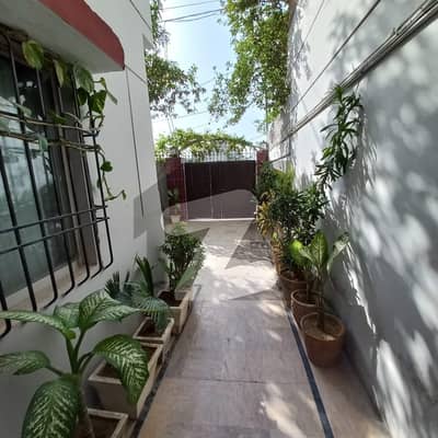 Ground + One 200 sq yds Urgent sale in Scheme 33