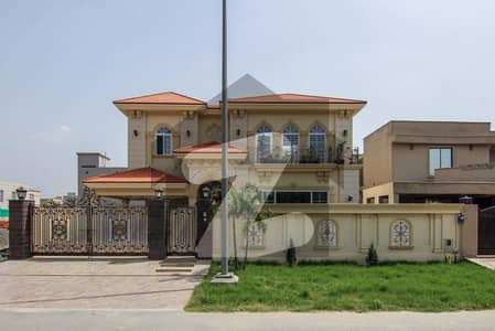 01 Kanal Fully Maintained Sightly Used Super Hot Located Bungalow Is Available For Sale In DHA Phase 5 , Near To Park