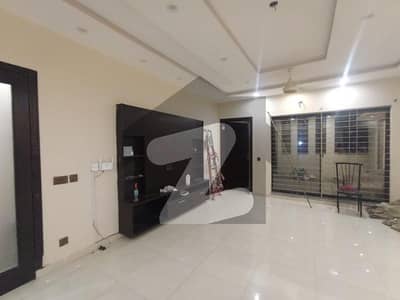 1 Kanal Upper Portion For Rent