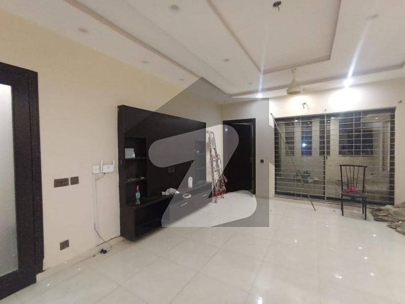 1 Kanal Upper Portion For Rent 1 Kanal Upper Portion For Rent