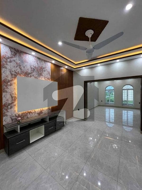 ڈی ۔ 12 اسلام آباد میں 3 کمروں کا 1 کنال مکان 2.7 لاکھ میں کرایہ پر دستیاب ہے۔