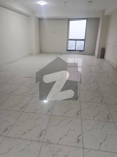 گلبرگ لاہور میں 3 مرلہ دفتر 65.0 ہزار میں کرایہ پر دستیاب ہے۔