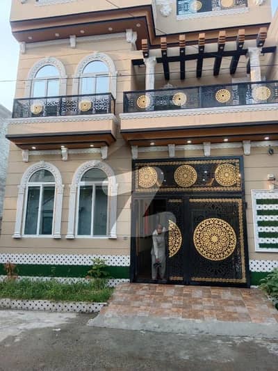 الرحمان گارڈن فیز 4 الرحمان گارڈن,لاہور میں 4 کمروں کا 5 مرلہ مکان 1.8 کروڑ میں برائے فروخت۔