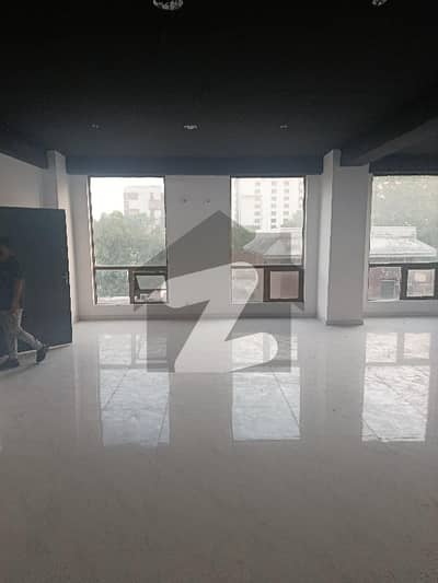 گلبرگ لاہور میں 2 کنال دفتر 13.5 لاکھ میں کرایہ پر دستیاب ہے۔