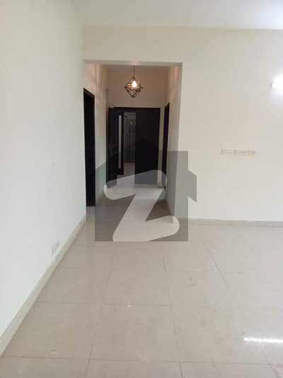 عسکری 11 ۔ سیکٹر بی عسکری 11,عسکری,لاہور میں 3 کمروں کا 10 مرلہ فلیٹ 2.8 کروڑ میں برائے فروخت۔