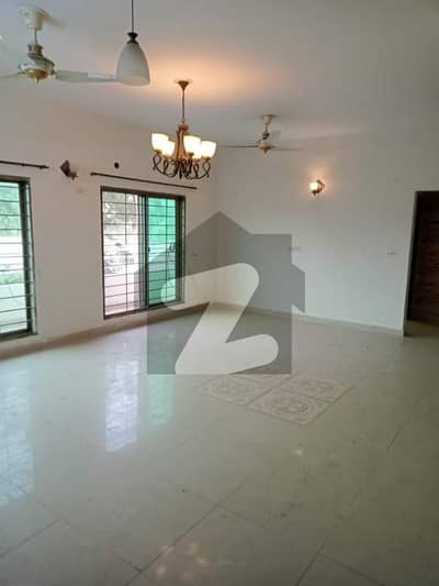 10 Marla Luxurious Apartment For Sale In Askari 11 Sector B Near DHA Lahore