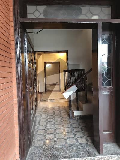 ڈی ایچ اے فیز 3 ڈیفنس (ڈی ایچ اے),لاہور میں 3 کمروں کا 10 مرلہ مکان 1.5 لاکھ میں کرایہ پر دستیاب ہے۔ ڈی ایچ اے فیز 3 ڈیفنس (ڈی ایچ اے),لاہور میں 3 کمروں کا 10 مرلہ مکان 1.5 لاکھ میں کرایہ پر دستیاب ہے۔