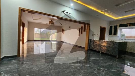 Garden City 2 Kanal Designer House Available For Rent