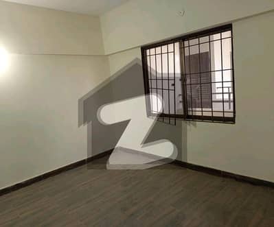 Prime Location 1500 Square Feet Flat For Grabs In University Road