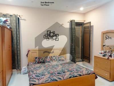 گلستانِ جوہر کراچی میں 6 کمروں کا 10 مرلہ مکان 1.85 لاکھ میں کرایہ پر دستیاب ہے۔ گلستانِ جوہر کراچی میں 6 کمروں کا 10 مرلہ مکان 1.85 لاکھ میں کرایہ پر دستیاب ہے۔