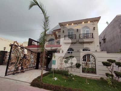 بحریہ ٹاؤن جاسمین بلاک بحریہ ٹاؤن سیکٹر سی,بحریہ ٹاؤن,لاہور میں 5 کمروں کا 1 کنال مکان 6.25 کروڑ میں برائے فروخت۔ بحریہ ٹاؤن جاسمین بلاک بحریہ ٹاؤن سیکٹر سی,بحریہ ٹاؤن,لاہور میں 5 کمروں کا 1 کنال مکان 6.25 کروڑ میں برائے فروخت۔