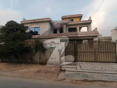 House Of 1 Kanal Is Available For sale In Al Rehman Phase 2 - Executive Block, Lahore House Of 1 Kanal Is Available For sale In Al Rehman Phase 2 - Executive Block, Lahore
