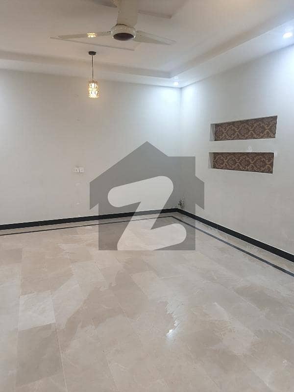 پاکستان ٹاؤن - فیز 1 پاکستان ٹاؤن,اسلام آباد میں 7 کمروں کا 6 مرلہ مکان 1.0 لاکھ میں کرایہ پر دستیاب ہے۔