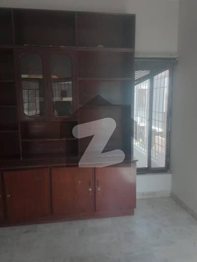 ڈی ایچ اے فیز 7 ڈی ایچ اے ڈیفینس,کراچی میں 3 کمروں کا 1 کنال زیریں پورشن 2.0 لاکھ میں کرایہ پر دستیاب ہے۔