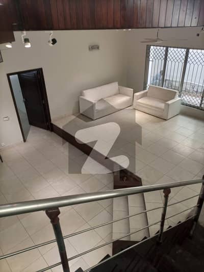 ڈی ایچ اے فیز 5 ڈی ایچ اے ڈیفینس,کراچی میں 4 کمروں کا 1 کنال مکان 3.75 لاکھ میں کرایہ پر دستیاب ہے۔ ڈی ایچ اے فیز 5 ڈی ایچ اے ڈیفینس,کراچی میں 4 کمروں کا 1 کنال مکان 3.75 لاکھ میں کرایہ پر دستیاب ہے۔