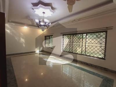 ایف ۔ 10 اسلام آباد میں 3 کمروں کا 1 کنال زیریں پورشن 3.5 لاکھ میں کرایہ پر دستیاب ہے۔