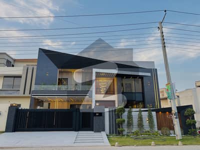 واپڈا ٹاؤن فیز 2 واپڈا ٹاؤن,ملتان میں 6 کمروں کا 1 کنال مکان 7.0 کروڑ میں برائے فروخت۔