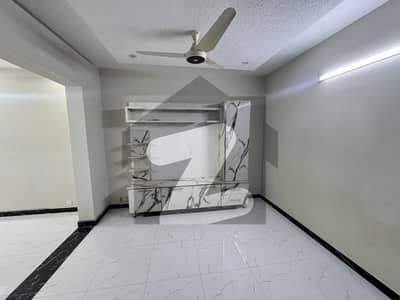 گلبرگ ریزیڈنشیا گلبرگ,اسلام آباد میں 2 کمروں کا 7 مرلہ زیریں پورشن 60.0 ہزار میں کرایہ پر دستیاب ہے۔