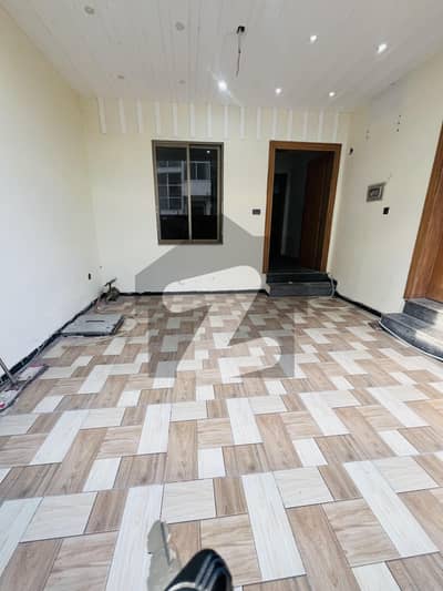 8 Marla House Situated In E-11 For Rent