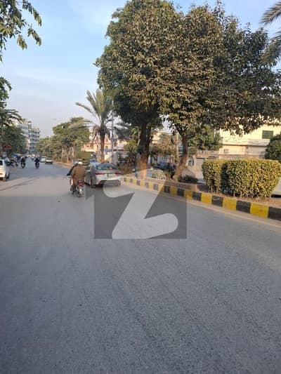 سوان گارڈن اسلام آباد میں 1 کنال کمرشل پلاٹ 8.95 کروڑ میں برائے فروخت۔