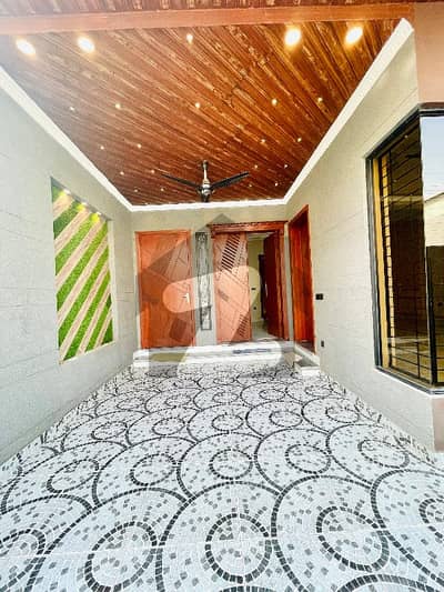 سینٹرل پارک ہاؤسنگ سکیم لاہور میں 3 کمروں کا 5 مرلہ مکان 2.1 کروڑ میں برائے فروخت۔ سینٹرل پارک ہاؤسنگ سکیم لاہور میں 3 کمروں کا 5 مرلہ مکان 2.1 کروڑ میں برائے فروخت۔