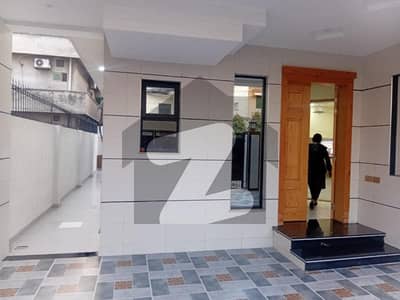 10 Marla Full House For Rent