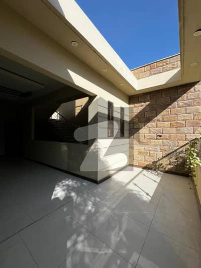 گلستانِِ جوہر ۔ بلاک 15 گلستانِ جوہر,کراچی میں 8 کمروں کا 12 مرلہ مکان 8.2 کروڑ میں برائے فروخت۔