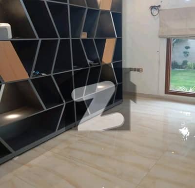 طارق روڈ کراچی میں 7 کمروں کا 1 کنال مکان 7.0 لاکھ میں کرایہ پر دستیاب ہے۔