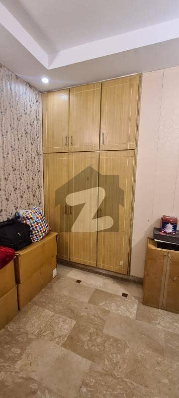 6 marla residentonal flat for rent in paragon city