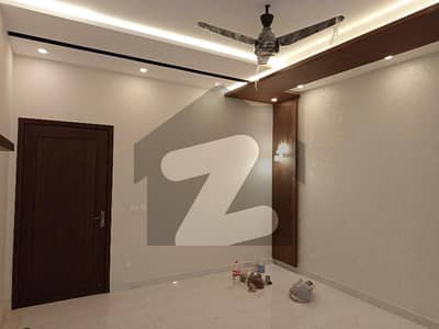 فارمانئیٹس ہاؤسنگ سکیم لاہور میں 3 کمروں کا 10 مرلہ بالائی پورشن 75.0 ہزار میں کرایہ پر دستیاب ہے۔ فارمانئیٹس ہاؤسنگ سکیم لاہور میں 3 کمروں کا 10 مرلہ بالائی پورشن 75.0 ہزار میں کرایہ پر دستیاب ہے۔