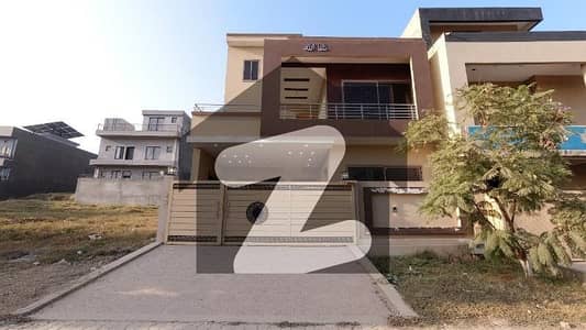 Tripple Storey 8 Marla House For sale In B-17 B-17