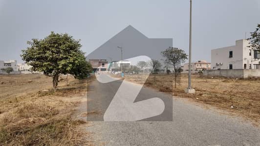 ڈی ایچ اے فیز 7 - بلاک یو فیز 7,ڈیفنس (ڈی ایچ اے),لاہور میں 2 کنال رہائشی پلاٹ 7.15 کروڑ میں برائے فروخت۔ ڈی ایچ اے فیز 7 - بلاک یو فیز 7,ڈیفنس (ڈی ایچ اے),لاہور میں 2 کنال رہائشی پلاٹ 7.15 کروڑ میں برائے فروخت۔