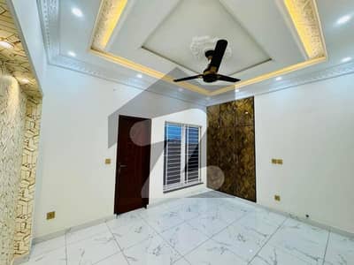 Prime Location House Of 10 Marla Is Available For sale Prime Location House Of 10 Marla Is Available For sale