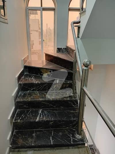 سینٹرل پارک ۔ بلاک اے1 سینٹرل پارک ہاؤسنگ سکیم,لاہور میں 4 کمروں کا 5 مرلہ مکان 1.85 کروڑ میں برائے فروخت۔ سینٹرل پارک ۔ بلاک اے1 سینٹرل پارک ہاؤسنگ سکیم,لاہور میں 4 کمروں کا 5 مرلہ مکان 1.85 کروڑ میں برائے فروخت۔