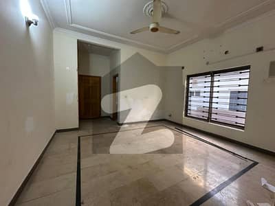 سوان گارڈن ۔ بلاک بی سوان گارڈن,اسلام آباد میں 3 کمروں کا 10 مرلہ زیریں پورشن 55.0 ہزار میں کرایہ پر دستیاب ہے۔