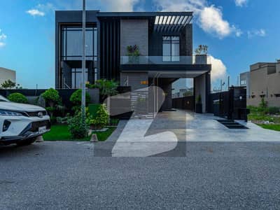 BEAUTIFULL 1 KANAL HOUSE FOR RENT IN DHA PHASE 7 PRIME LOCATION