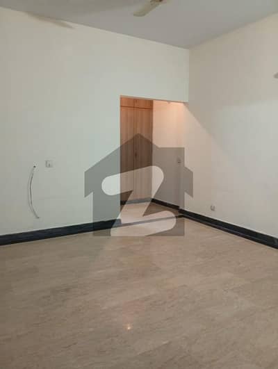 Portion For Rent In Main Boulevard Defence