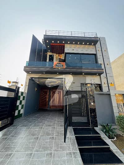 سینٹرل پارک ہاؤسنگ سکیم لاہور میں 4 کمروں کا 5 مرلہ مکان 2.1 کروڑ میں برائے فروخت۔