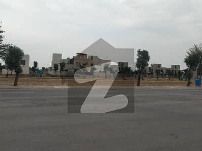 بحریہ ایجوکیشن اینڈ میڈیکل سٹی لاہور میں 8 مرلہ رہائشی پلاٹ 38.0 لاکھ میں برائے فروخت۔