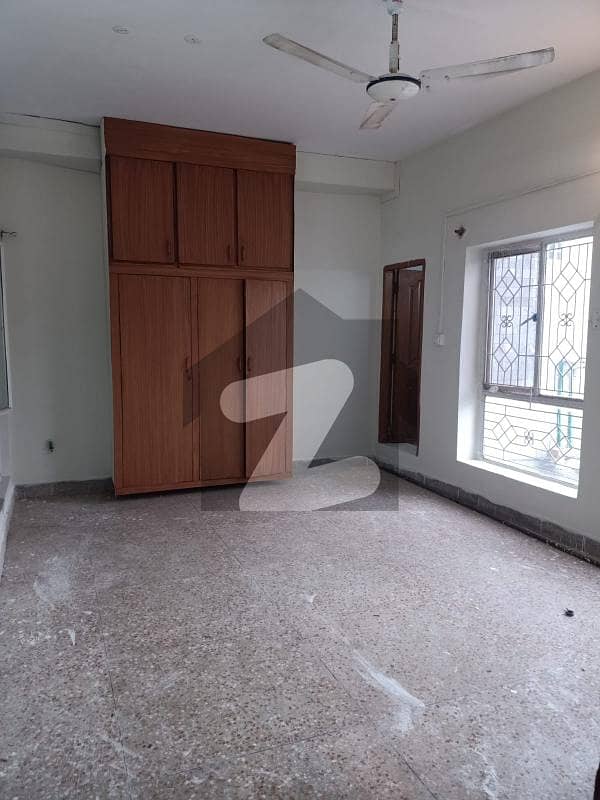 جی ۔ 9 اسلام آباد میں 3 کمروں کا 10 مرلہ بالائی پورشن 1.3 لاکھ میں کرایہ پر دستیاب ہے۔ جی ۔ 9 اسلام آباد میں 3 کمروں کا 10 مرلہ بالائی پورشن 1.3 لاکھ میں کرایہ پر دستیاب ہے۔