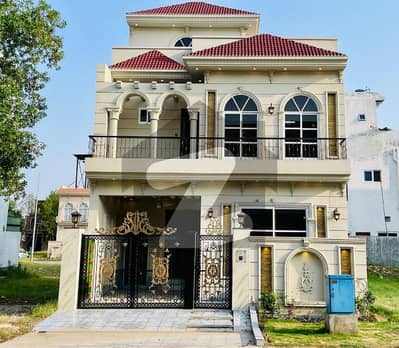 سٹی ہاؤسنگ سوسائٹی گوجرانوالہ میں 4 کمروں کا 5 مرلہ مکان 1.65 کروڑ میں برائے فروخت۔