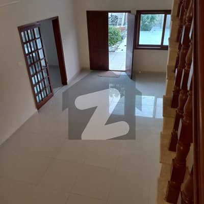 ڈی ایچ اے فیز 5 ڈی ایچ اے ڈیفینس,کراچی میں 4 کمروں کا 1 کنال مکان 4.5 لاکھ میں کرایہ پر دستیاب ہے۔