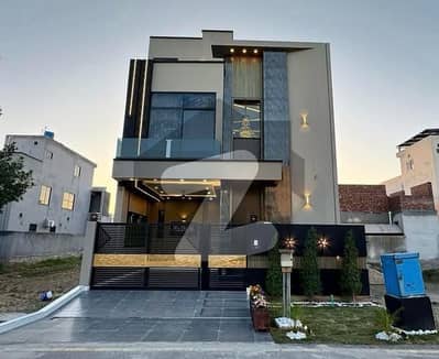 سٹی ہاؤسنگ سوسائٹی گوجرانوالہ میں 4 کمروں کا 5 مرلہ مکان 2.25 کروڑ میں برائے فروخت۔