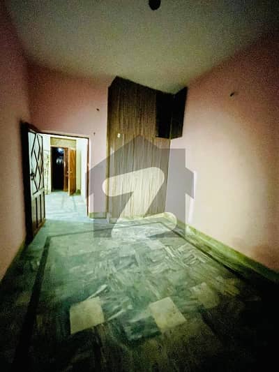 سبزہ زار سکیم لاہور میں 2 کمروں کا 5 مرلہ زیریں پورشن 38.0 ہزار میں کرایہ پر دستیاب ہے۔ سبزہ زار سکیم لاہور میں 2 کمروں کا 5 مرلہ زیریں پورشن 38.0 ہزار میں کرایہ پر دستیاب ہے۔