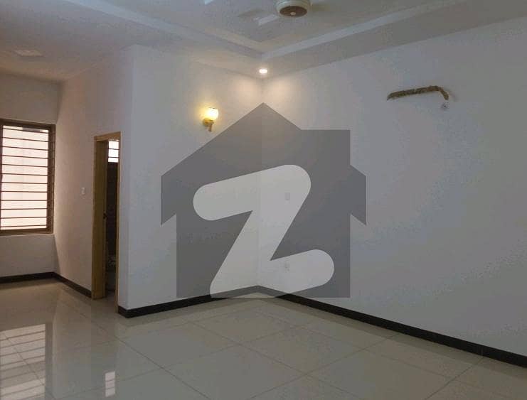 آئی ۔ 8/2 آئی ۔ 8,اسلام آباد میں 6 کمروں کا 14 مرلہ مکان 14.5 کروڑ میں برائے فروخت۔